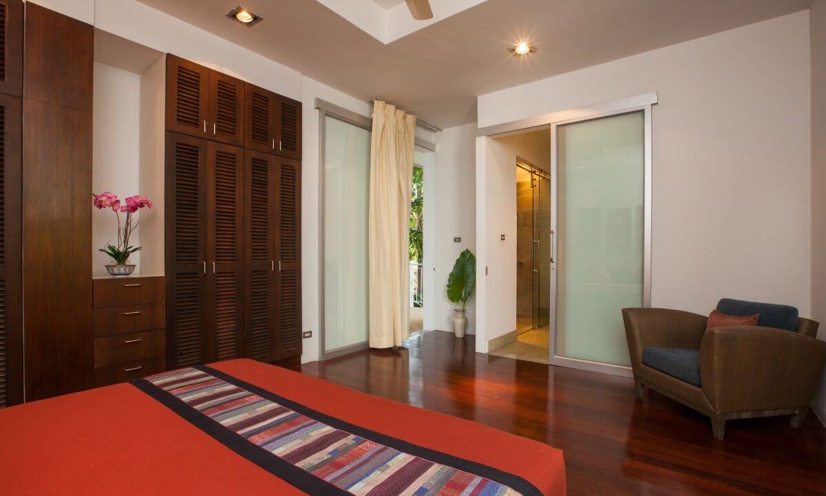 3_bedroom_hilltop_tropical_pool_villa_for_sale_by_owner_near_kamala_beach_phuket_bedroom3_bathroom