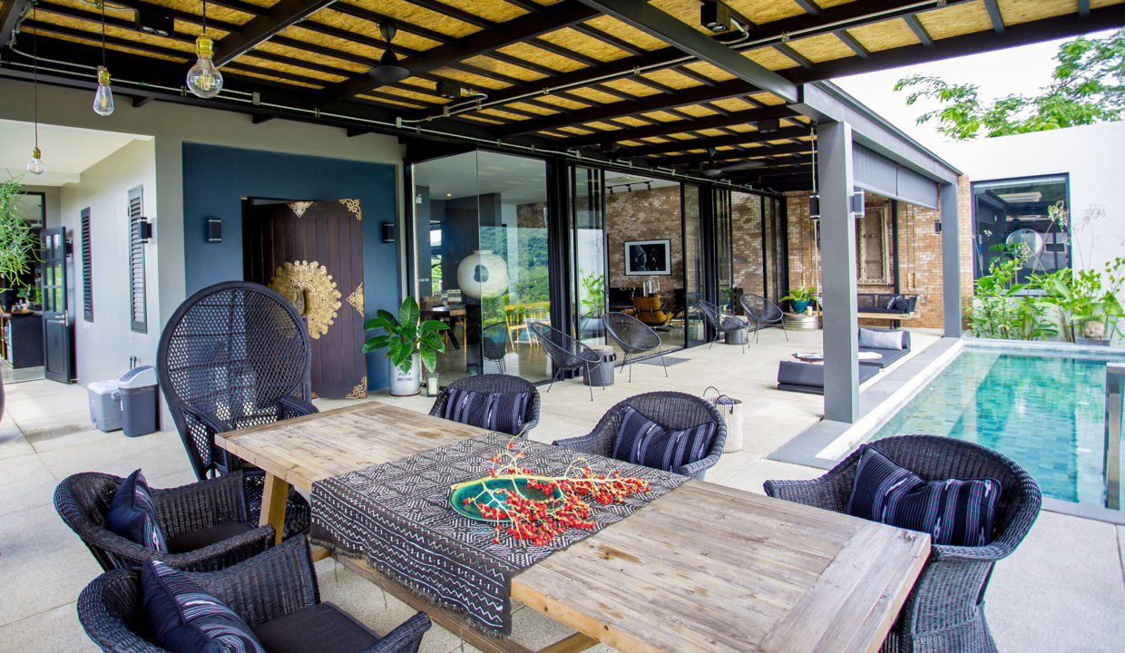 Main Terrace Table - Villa 3