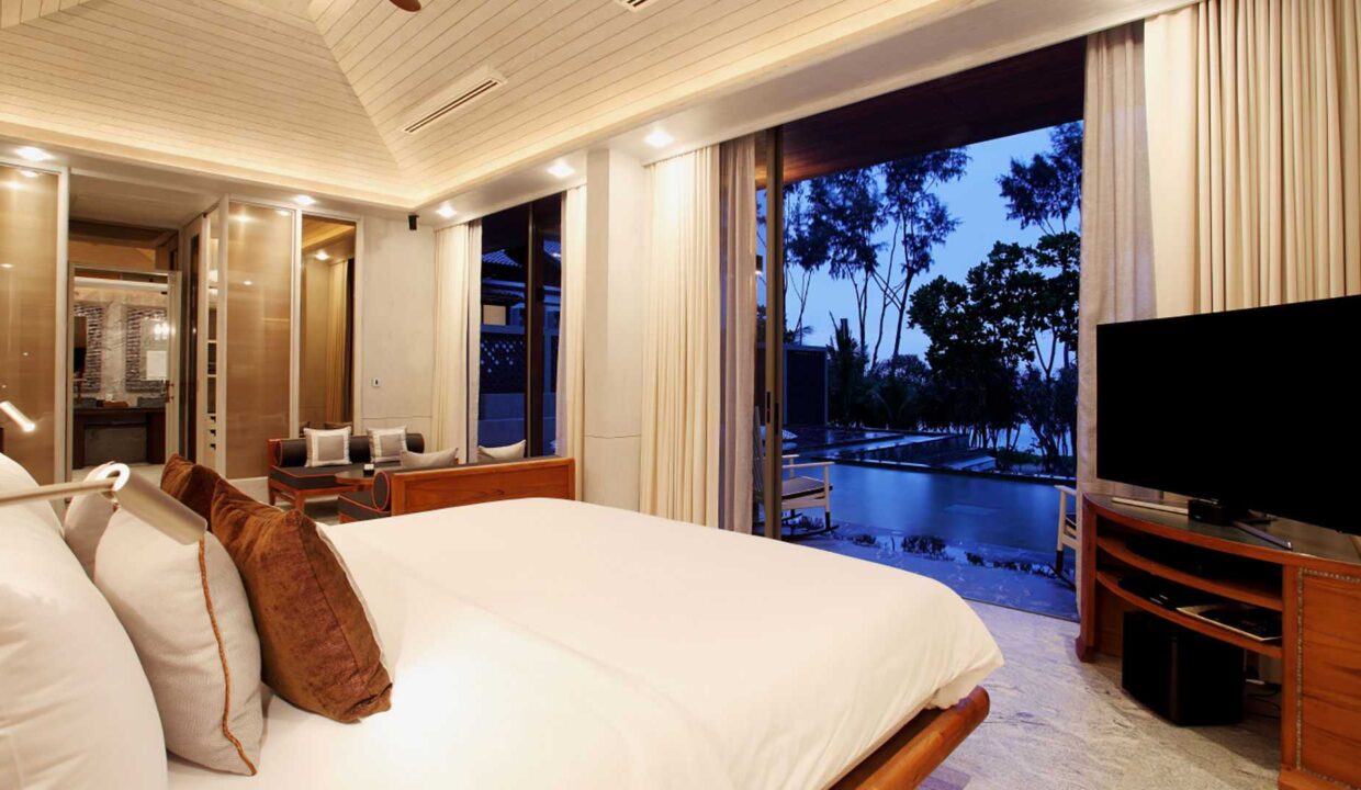 07-5-Bedroom-Beachfront-Villa-Baba-Beach-Club-Luxury-Hotel-Phuket-Thailand