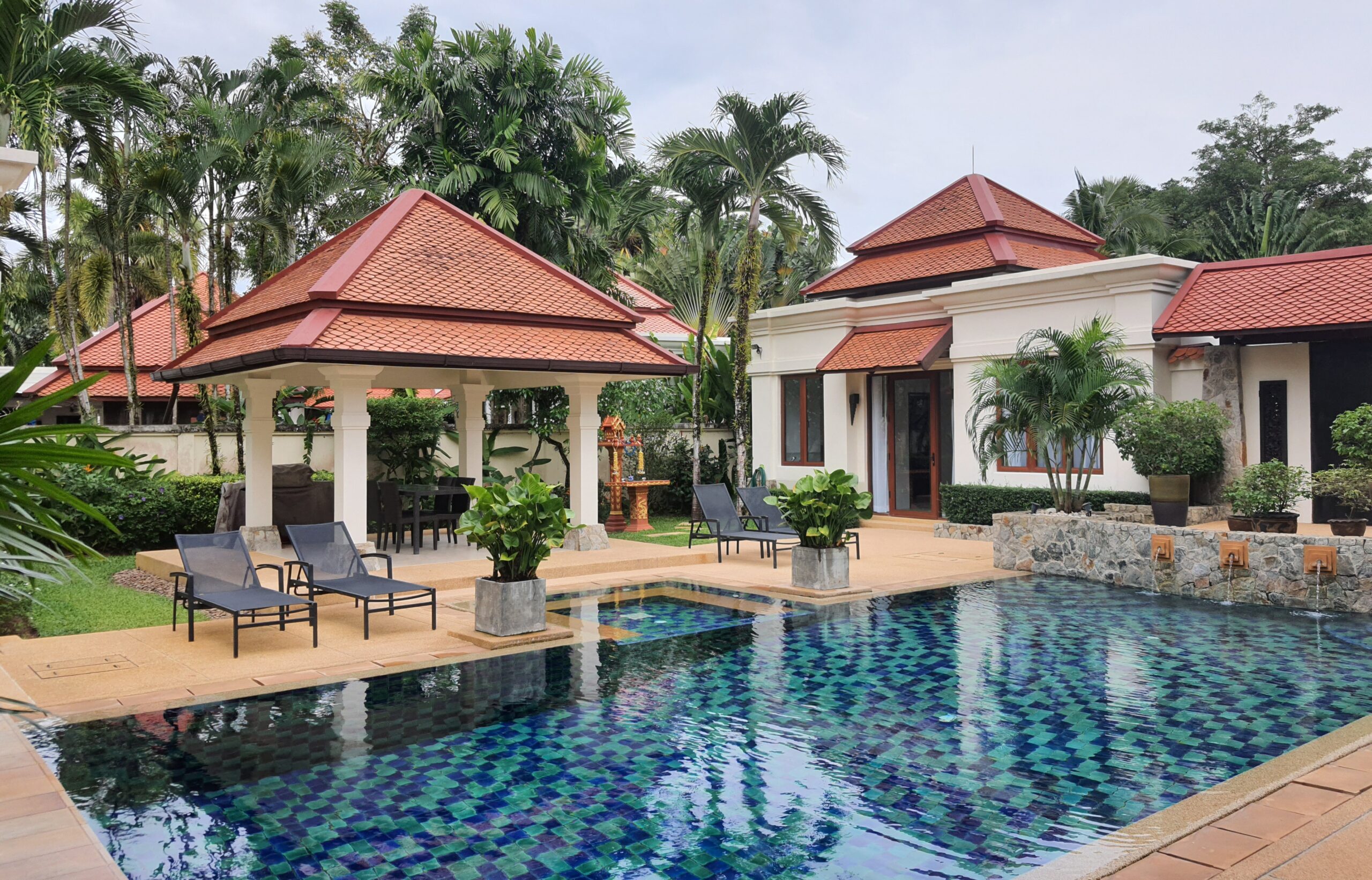 Luxury 4 bedrooms pool villa closed to Laguna and Bangtao beach