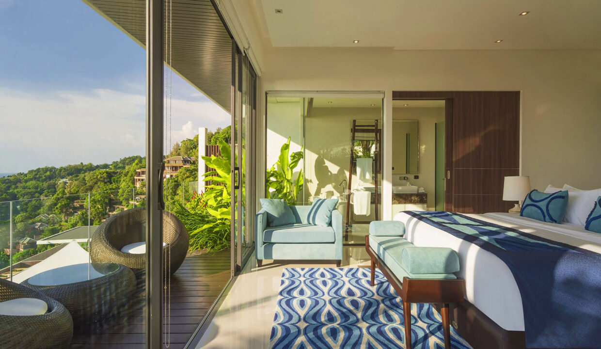 17. Villa Samira - Guest bedroom with private sea-view balcony
