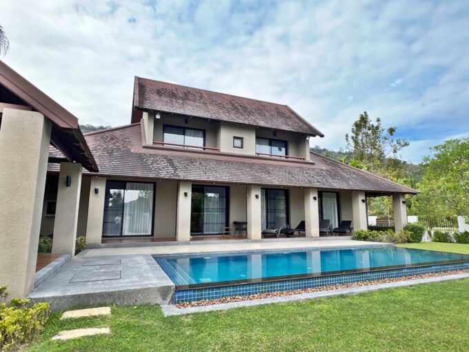 Pool villa 3 bedrooms for sale in Kathu Golf course