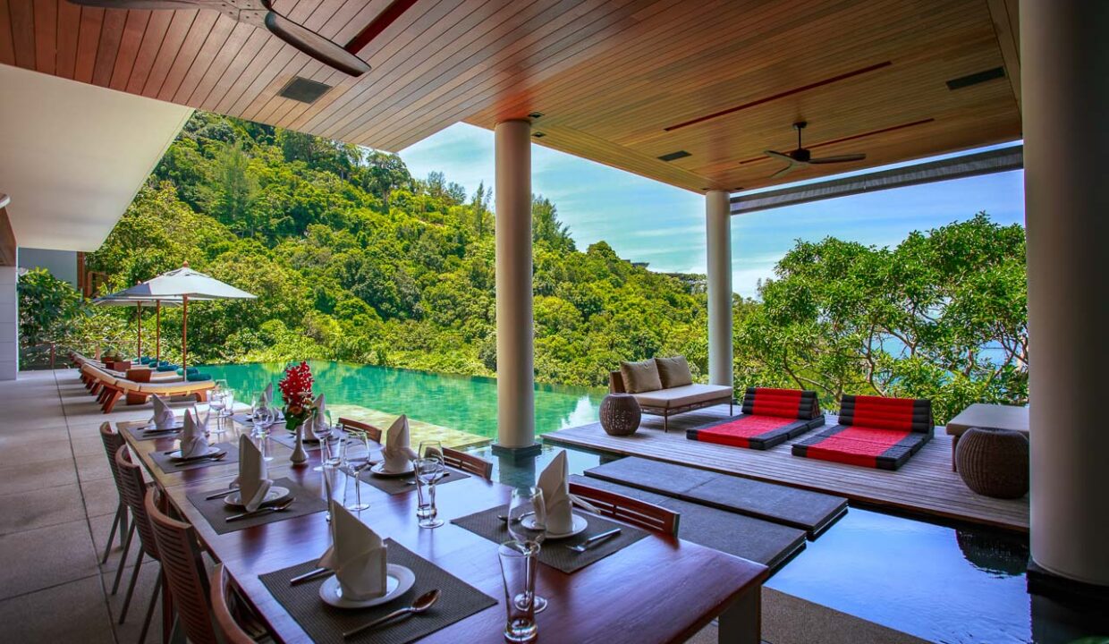 Baan Banyan - Dining with pool view