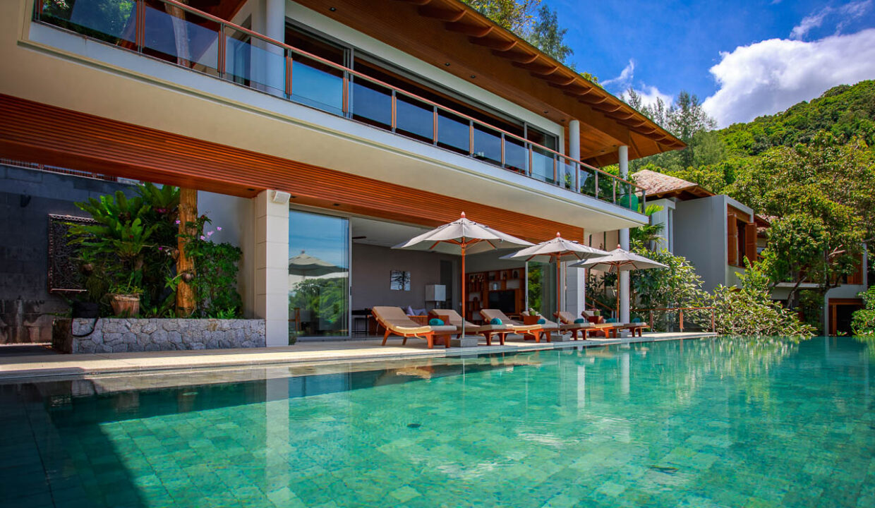 Baan Banyan - poolside in the afternoon