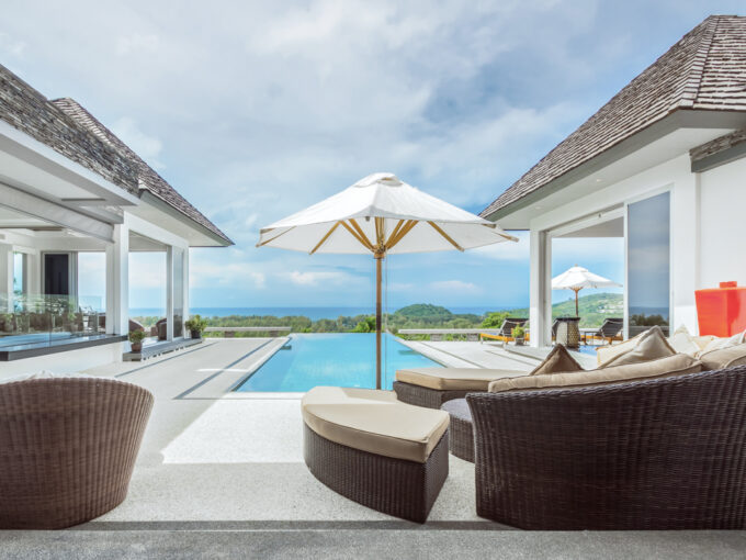 Sea view villa 5 bedrooms in Layan Beach