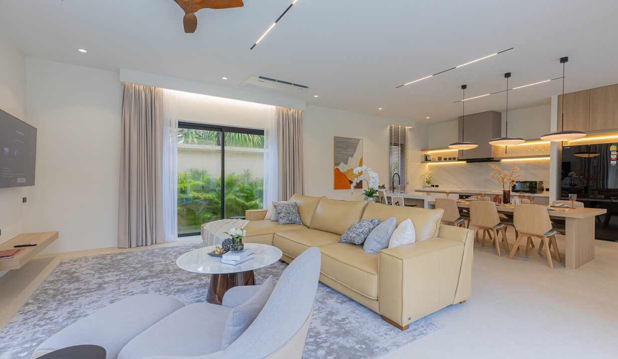 Living & Kitchen area (2)