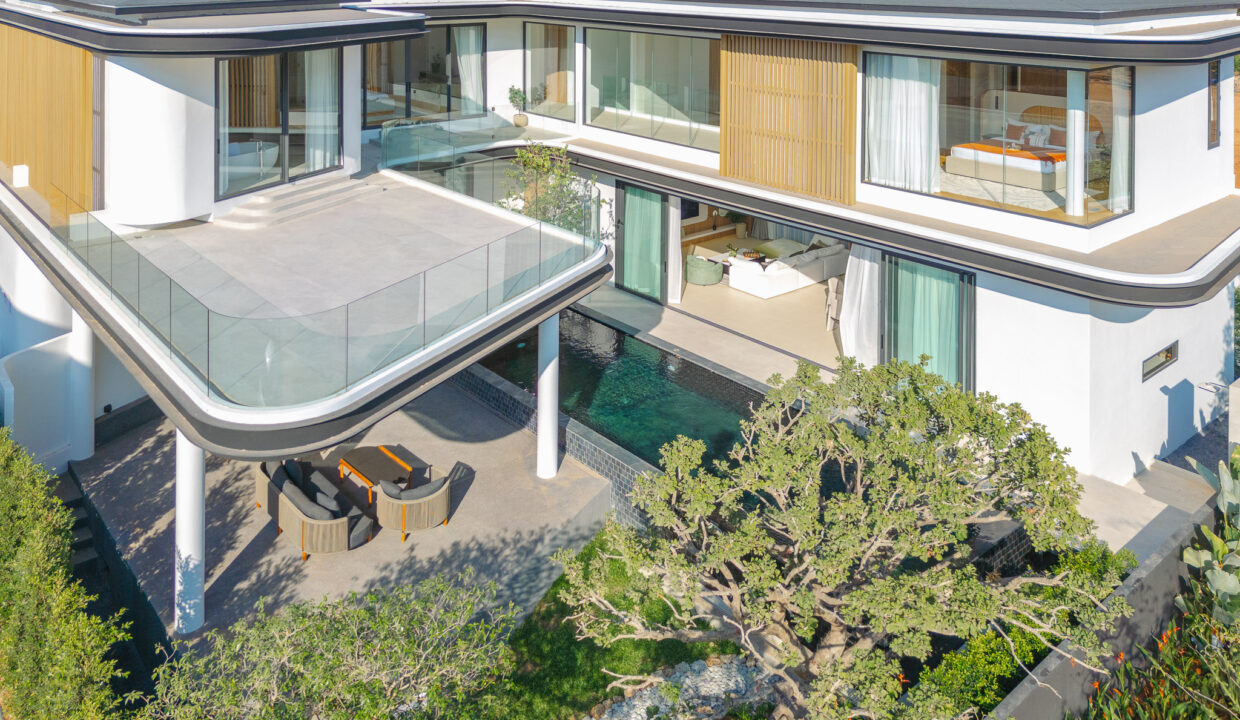 Exterior04