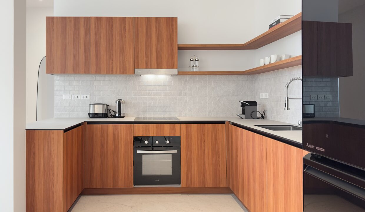 18 Kitchen