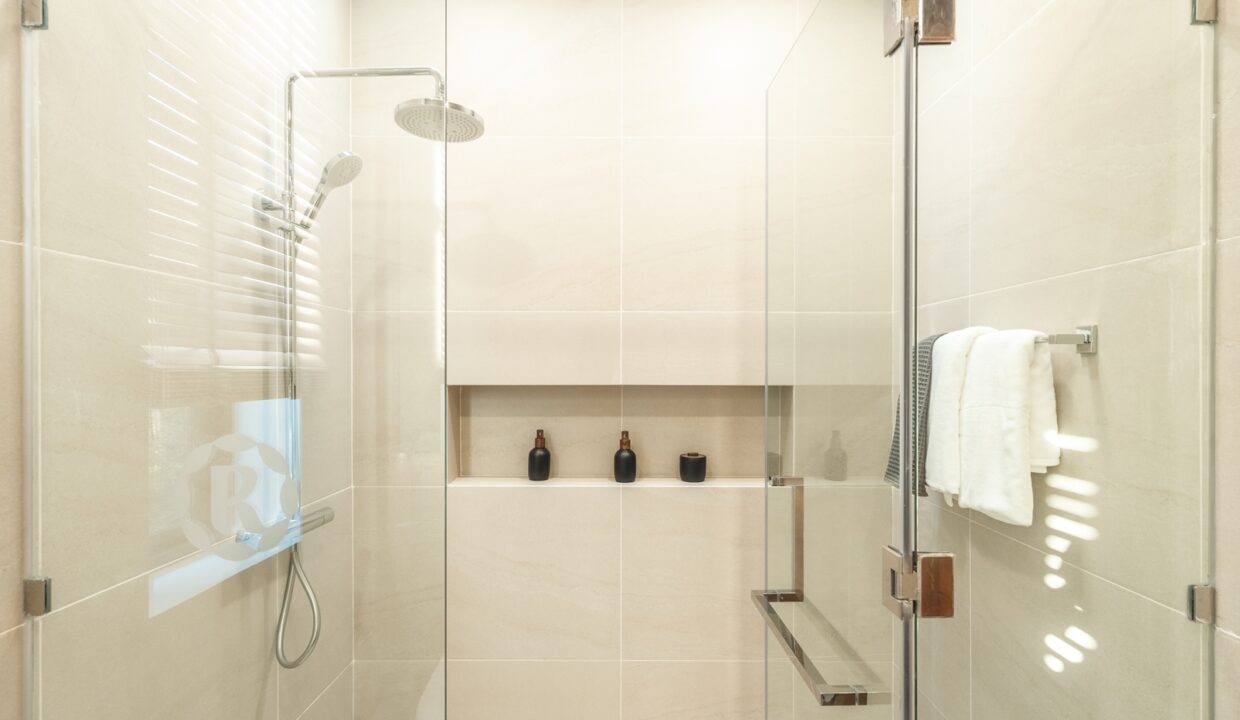 16-Bathroom 3
