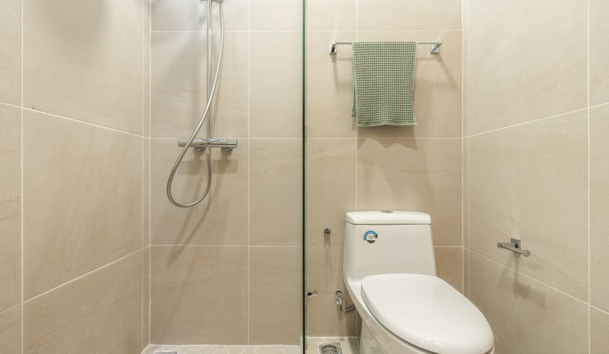 19-Bathroom 2