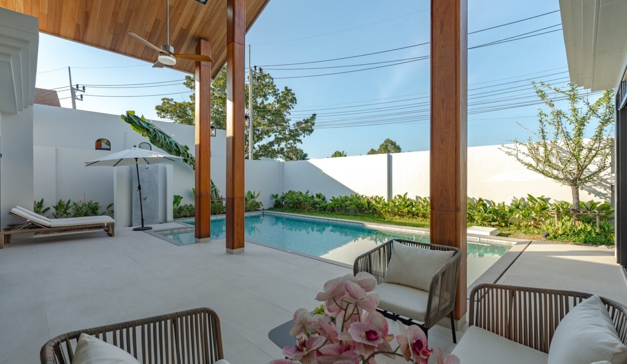 26-Pool Deck (1)