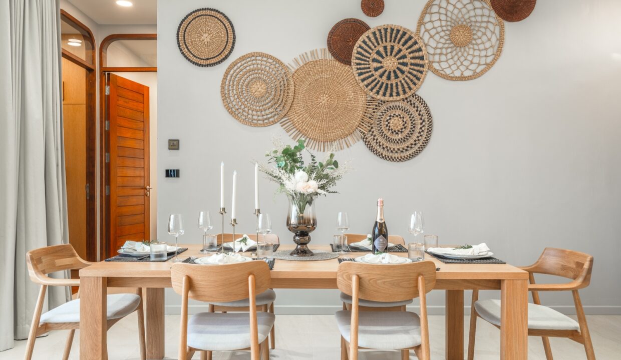 7-Dining Area
