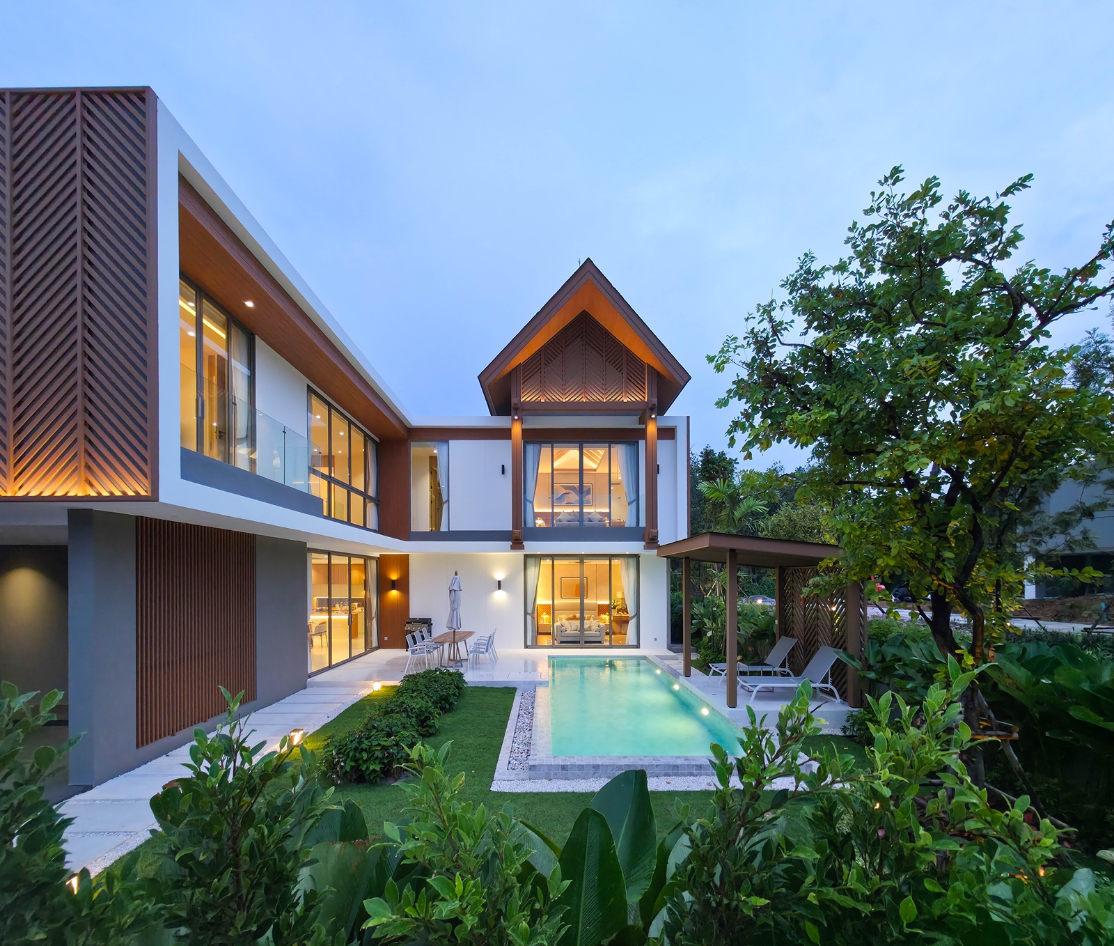 Luxury 3 and 4 bedrooms pool villa for sale in Bangjo Phuket
