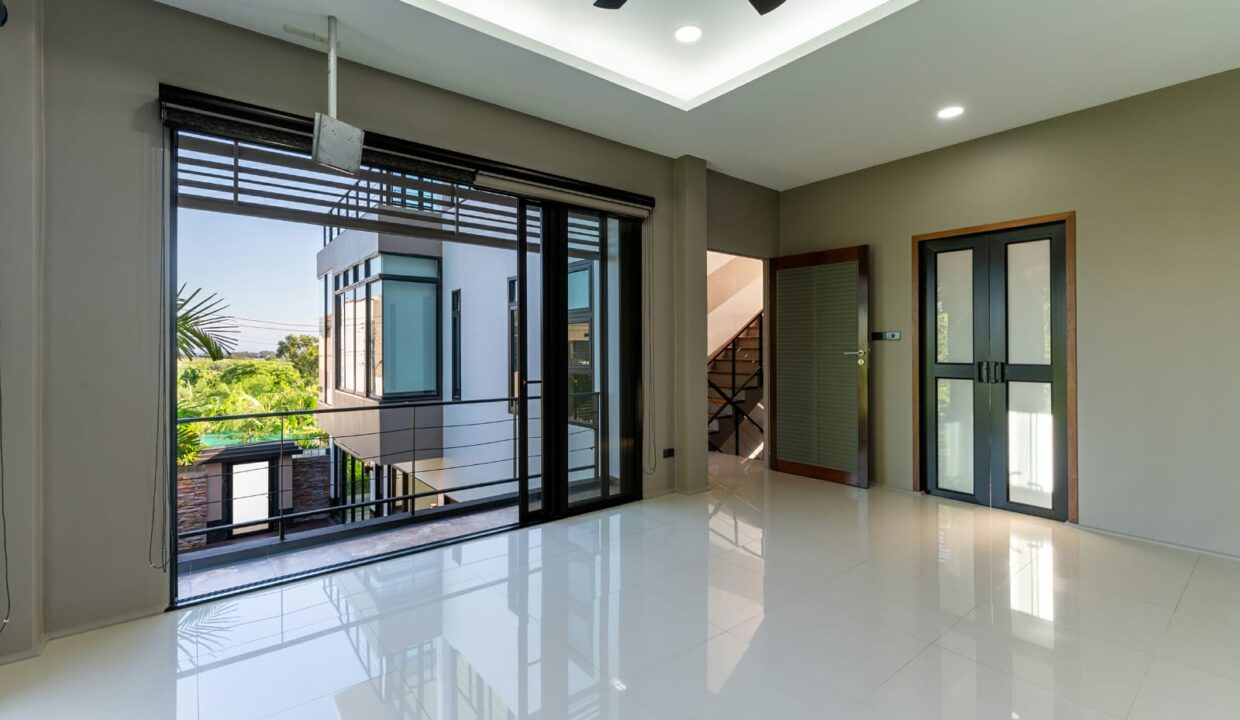 WhatsApp Image 2025-06-25 at 22.09.54