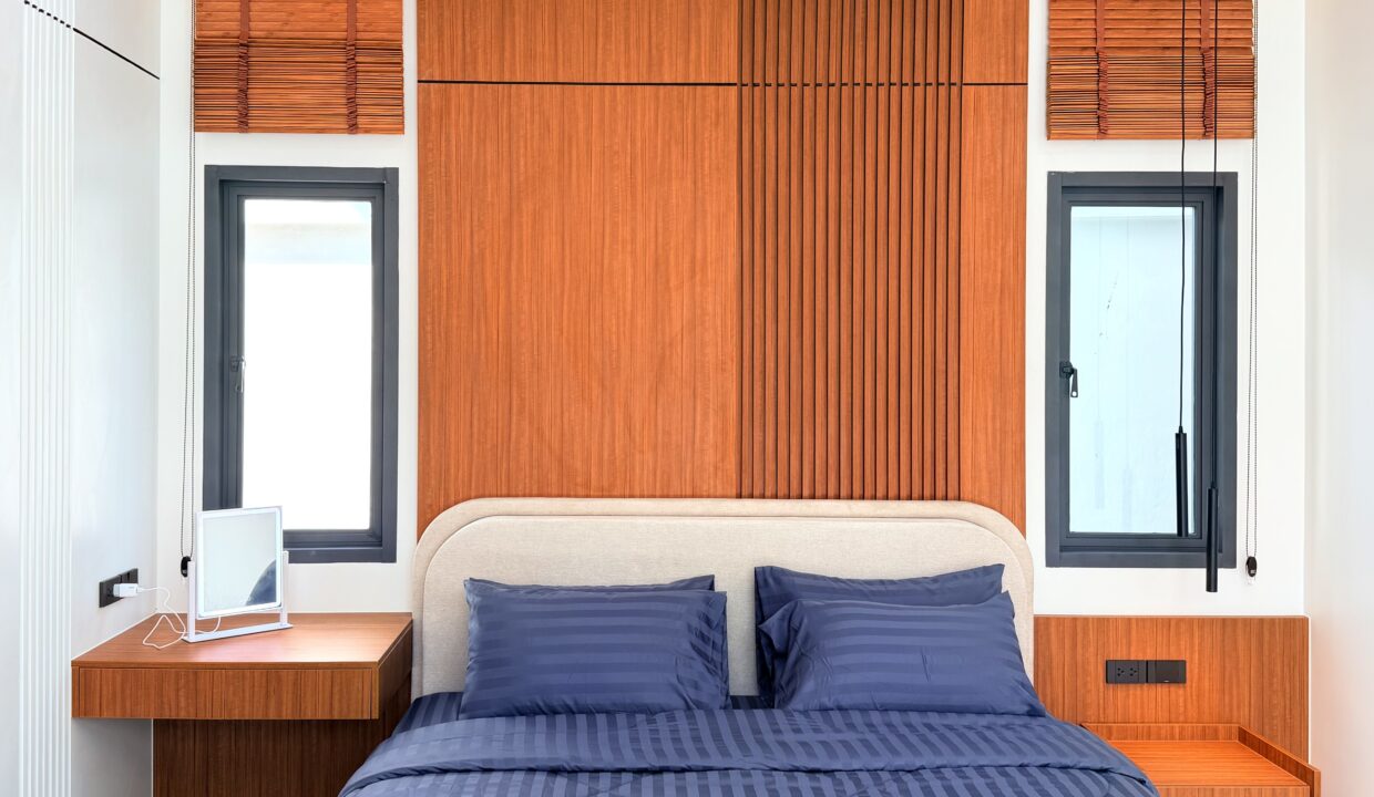 8CCA050E-5F6D-4529-8784-85DC0A8D2665