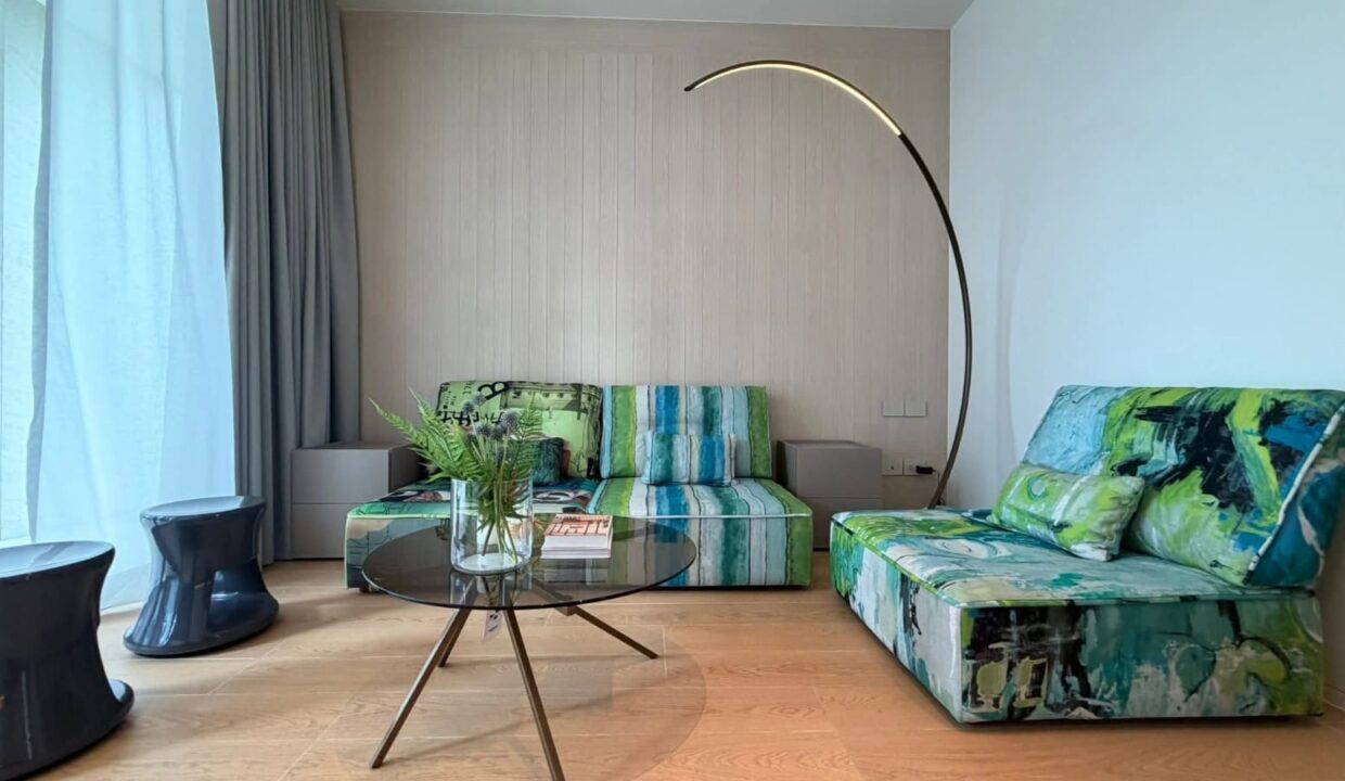 03c36878-6f06-4f97-91c5-6d420398fe83