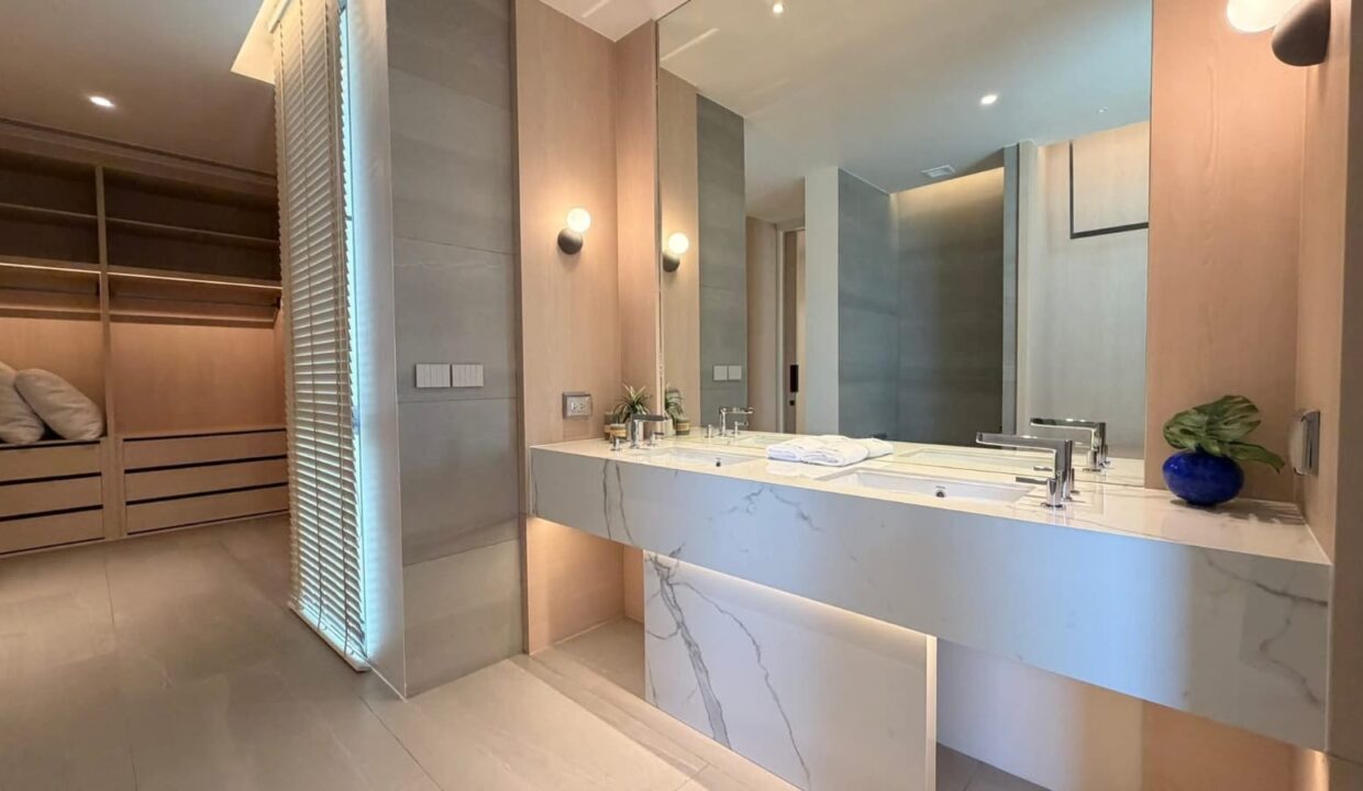 4ae6da6c-5c16-4a42-8e81-3abc8488d7cb