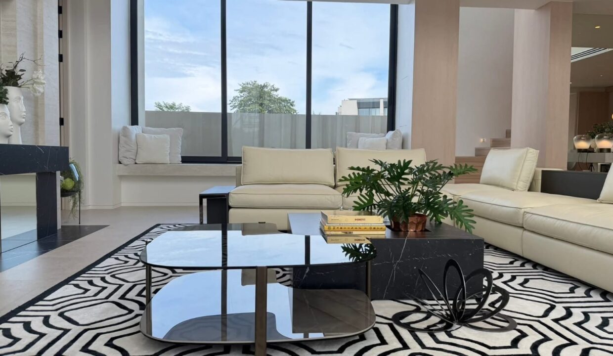 647806e4-312a-42a2-84f3-7b9840e8e532