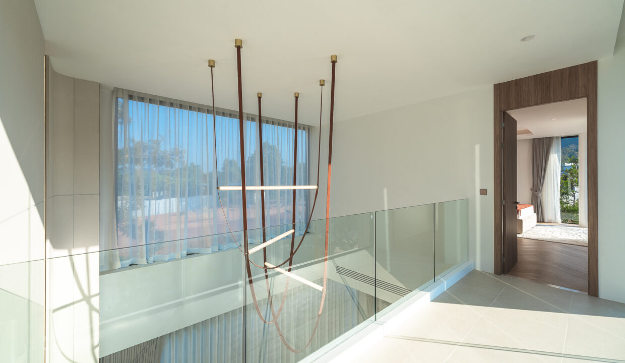 Interior Walkway 01