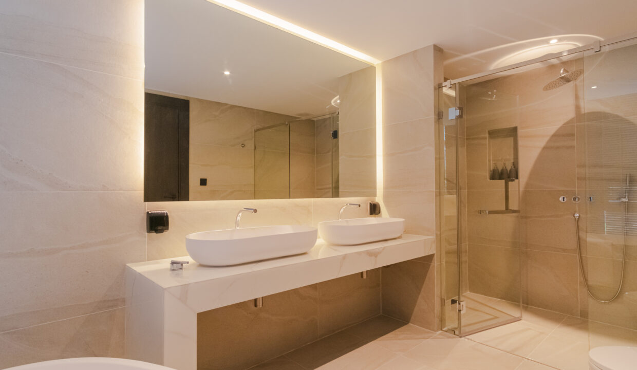 Bedroom 3 Bathroom