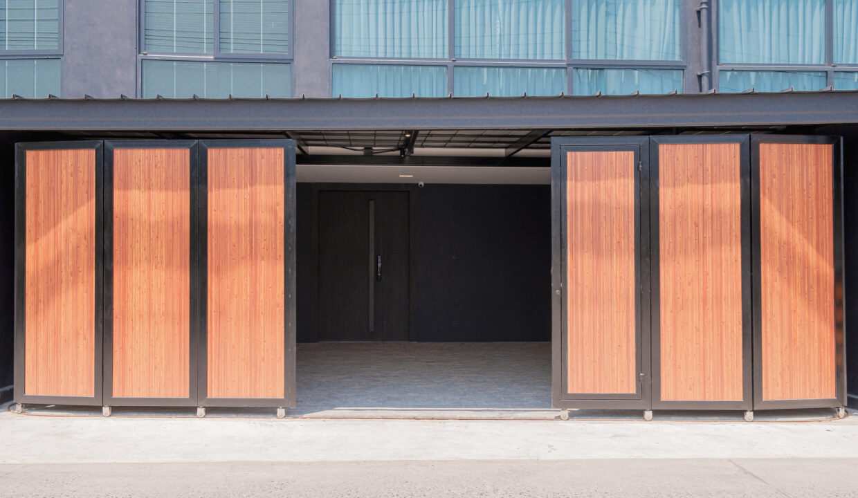Main Garage Gate