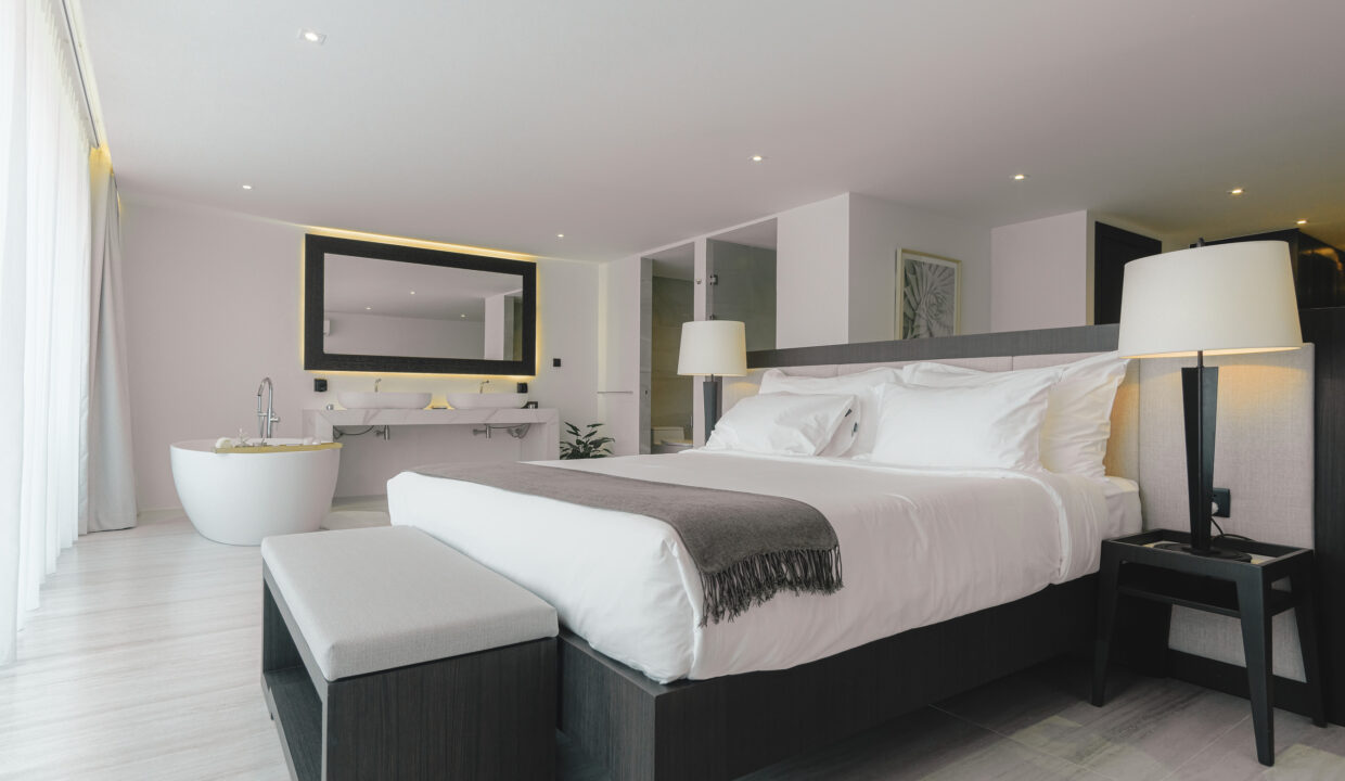 Master Bedroom 1.4