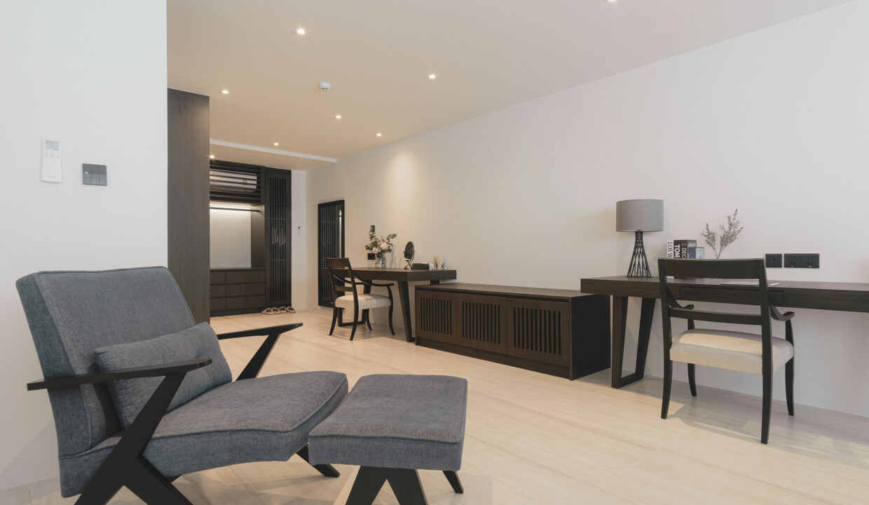 Master Bedroom 2.4