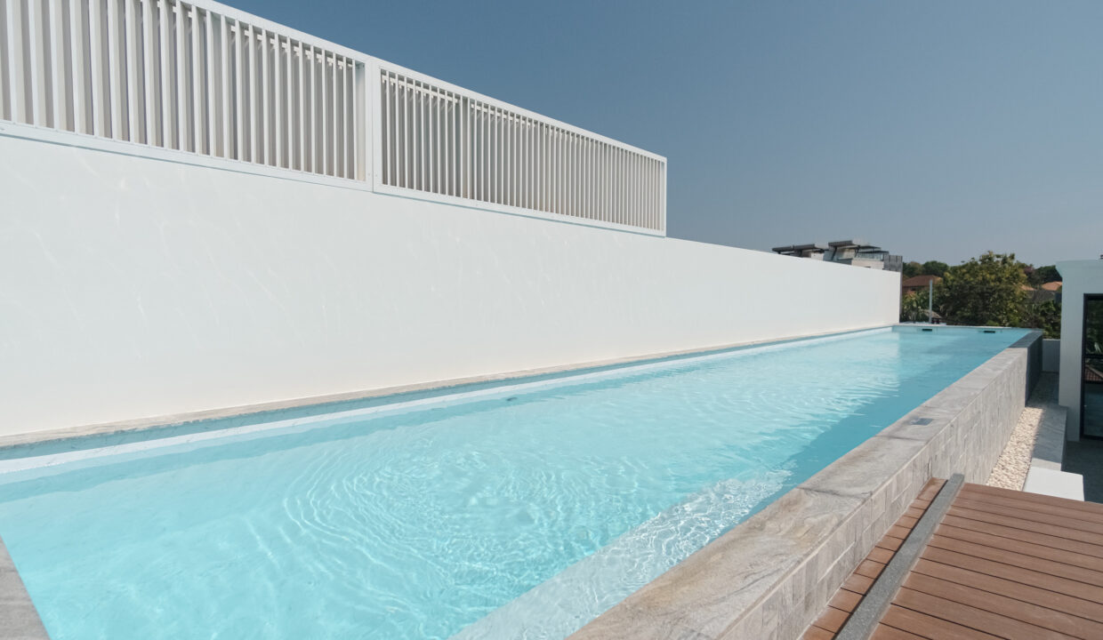Rooftop Infinity Pool