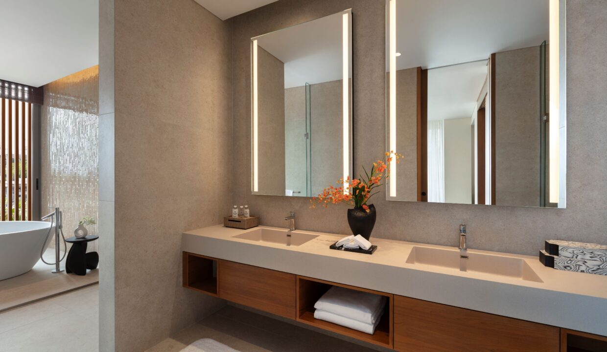 06 Villa 3 Bed Bathroom 1_resized