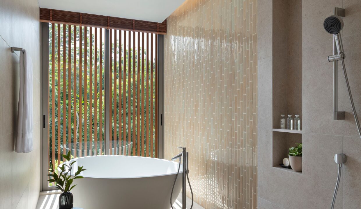 17 Villa 4 Bed Bathroom_resized