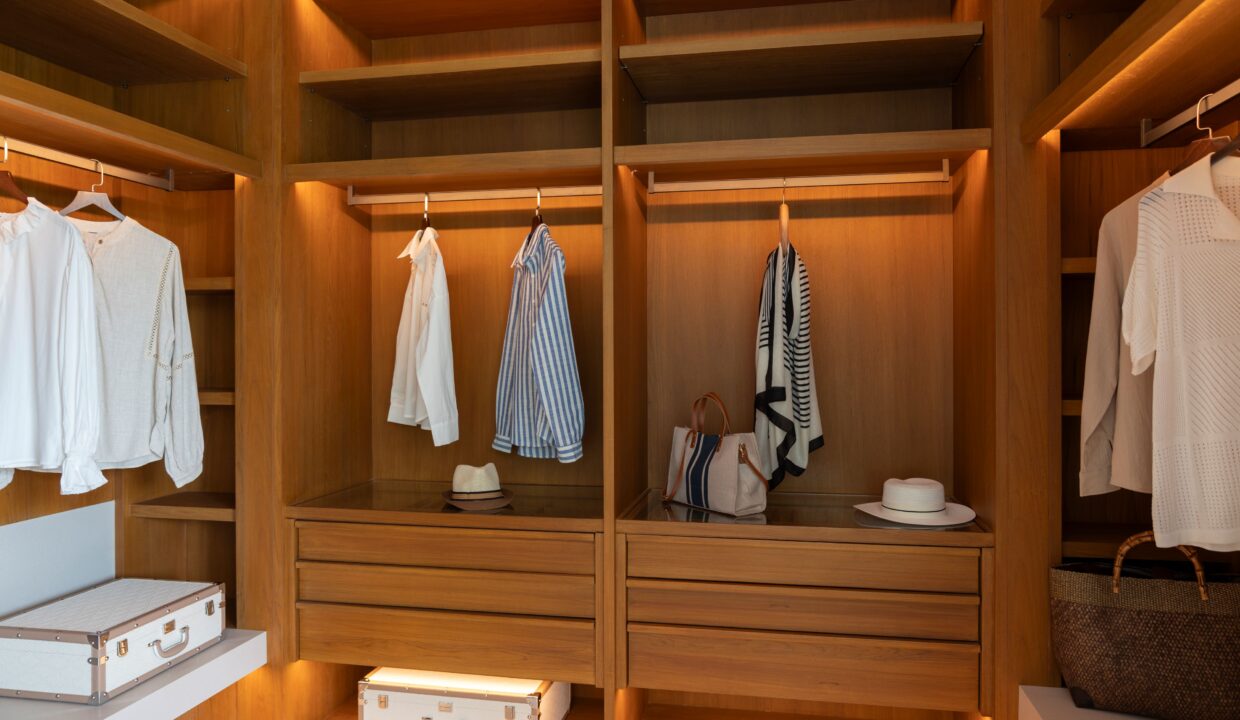 21 Villa 4 Bed Detail Wardrobe 01_resized