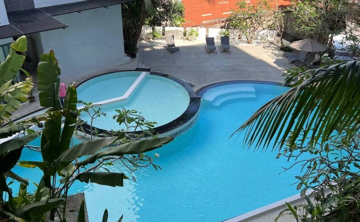 Icon Park Pool #1