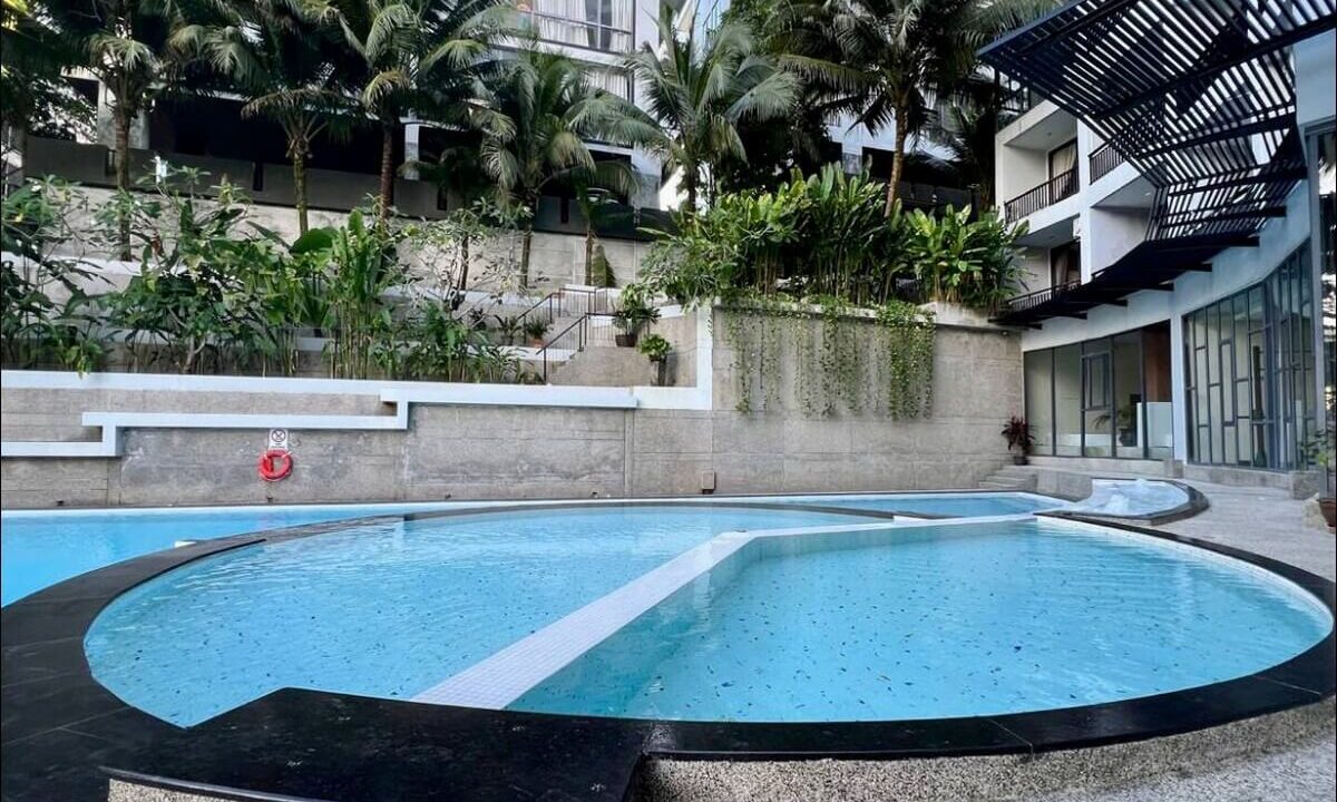 Icon Park Pool #2