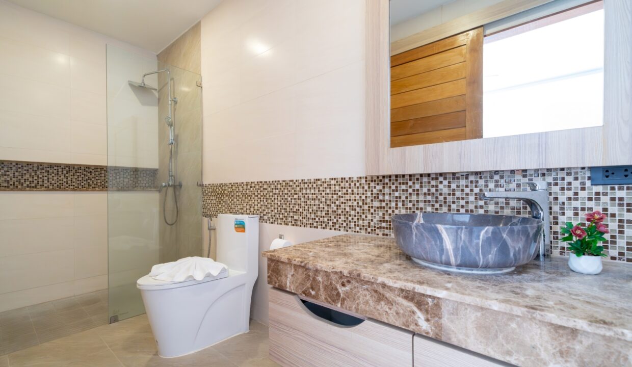 RE bathroom 2