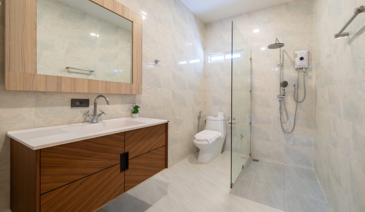 RE bathroom 3