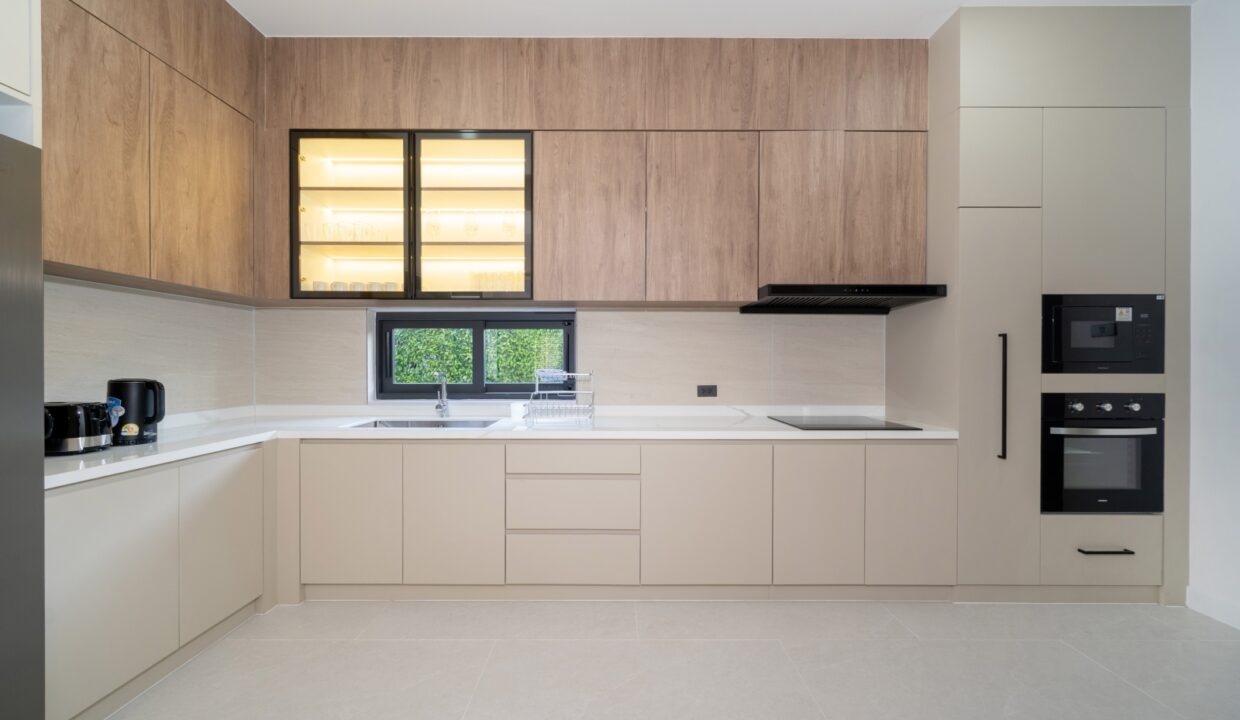 RE kitchen 1