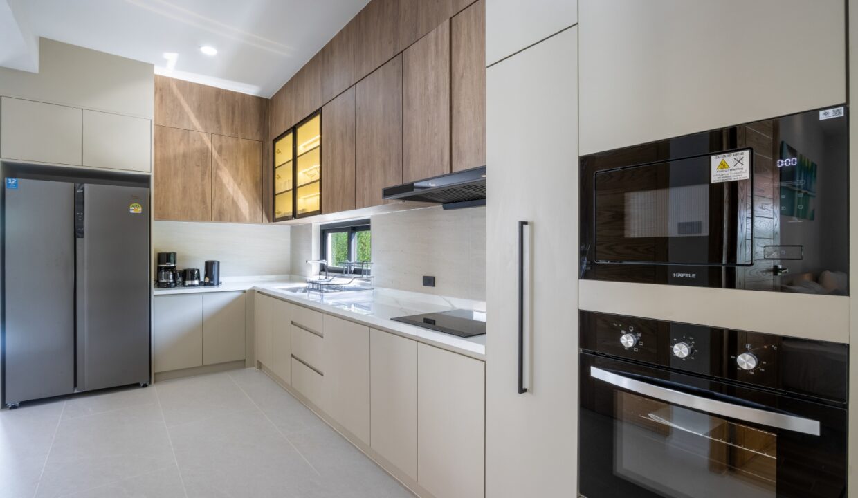 RE kitchen 4
